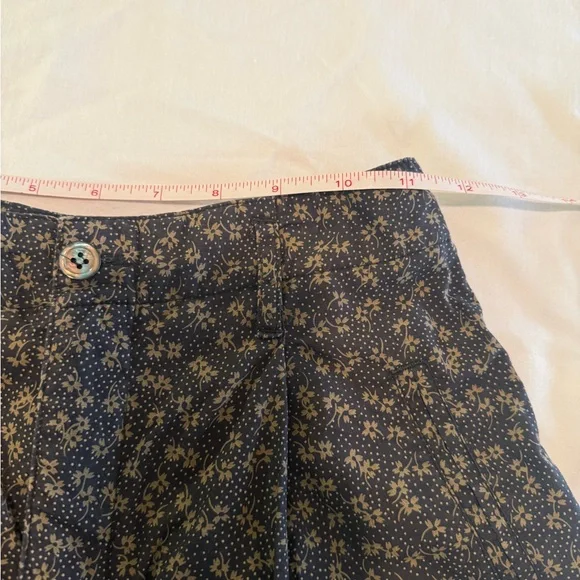 GAP 100% Cotton, Black Pants with Gold Floral Design, Front Pleats, Vintage - Picture 4 of 9